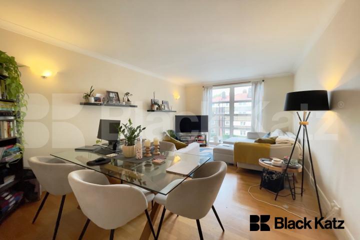 Generous dual aspect apartment with private parking 10 The Grange, Bermondsey 